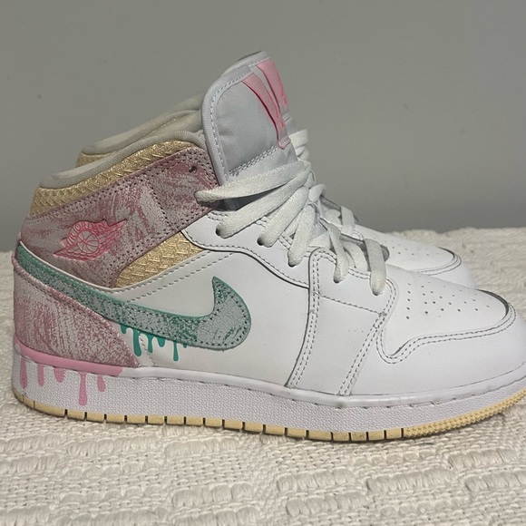 Air Jordan 1 Mid SE GS “Ice Cream” - Picture 3 of 5